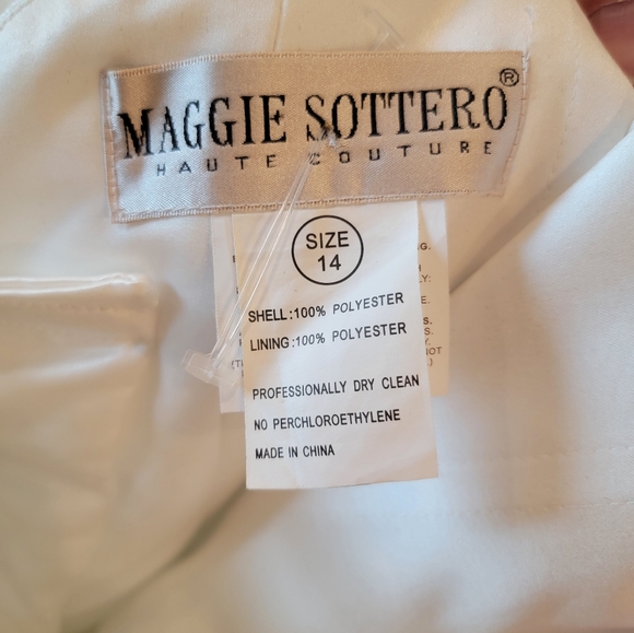 Gorgeous & RARE Maggie Sottero Rhianna Royale Gown NWOT - Picture 14 of 17